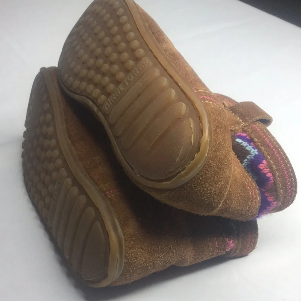 Minnetonka moccasin bootie ankle Zip brown